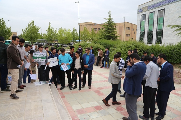 تجمع دانشجویان دانشگاه&zwnj;های کردستان در محکومیت خروج آمریکا از برجام