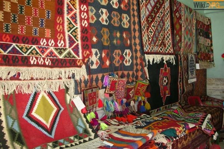 کهگیلویه و بویراحمد 15000 هنرمند در بخش صنایع دستی دارد