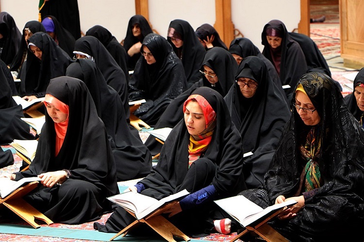 مراسم جزء خوانی قرآن کریم در مدرسه علمیه فاطمیه شهرکرد برگزار می&zwnj;شود