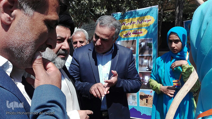 برپایی غرفه توانمندی&zwnj;های دانش&zwnj;آموزان خرم&zwnj;آباد و سپیدشت