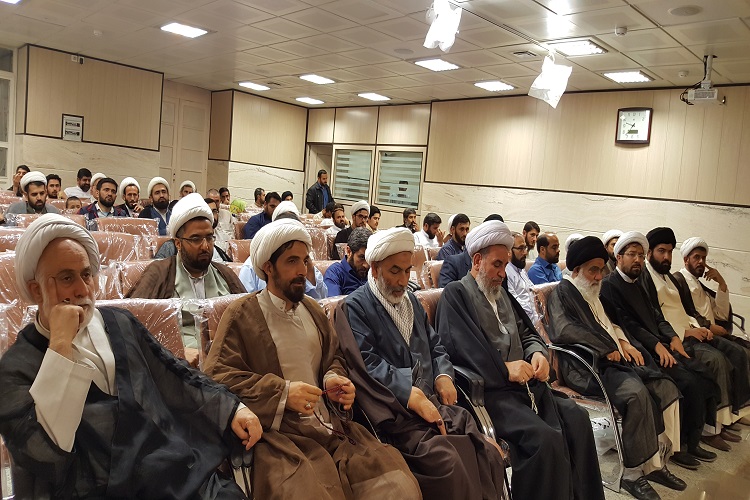 ضعف علمی طلبه، حوزه را زیر سؤال می&zwnj;برد