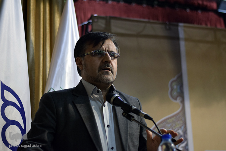 رونمایی از کتاب اصفهان و انقلاب رونمایی از کتاب اصفهان و انقلاب