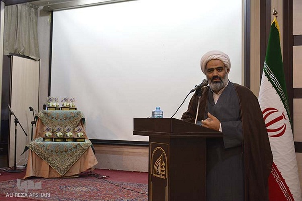 گذر به خانوادههای چند نسلی؛ گامی برای تعامل و قوام خانوادهها گذر به خانوادههای چند نسلی؛ گامی برای تعامل و قوام خانوادهها
