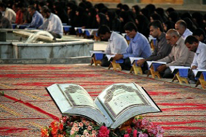 برگزاری مراسم جزء خوانی قرآن کریم در حسینیه سیدالشهدا(ع) آرامستان همدان