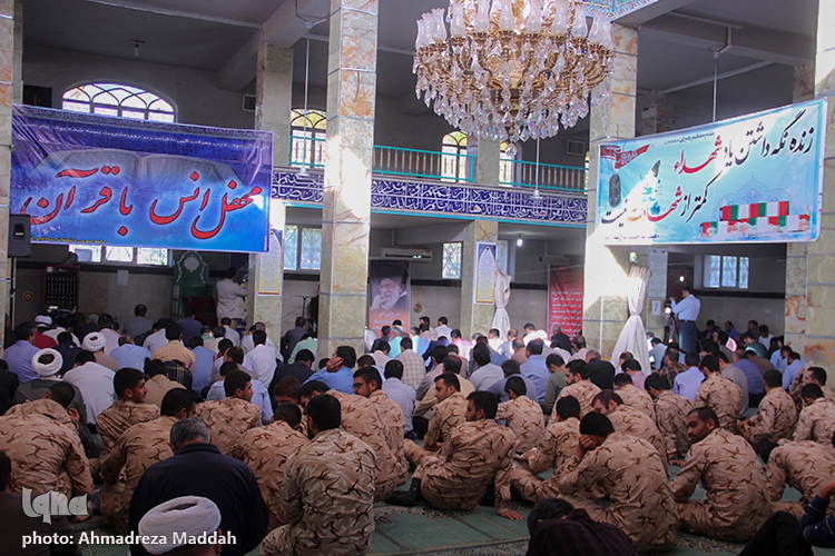 نخستین محفل قرآنی ماه رمضان سپاه فجر فارس در جوار گلزار شهدا برگزار شد