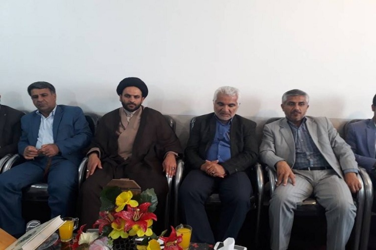 دیدار دهبانی&zwnj;پور با 2 خانواده شهید چرام