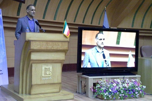 دانشگاه ما خود را درگیر حل مشکلات جامعه نکرده است