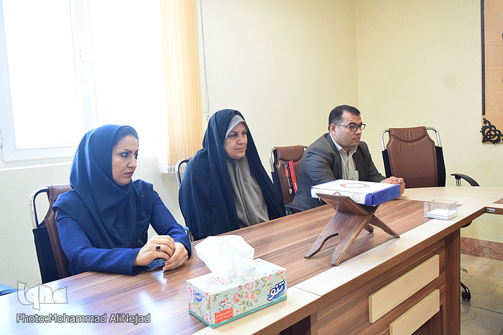 گزارش تصویری &laquo;نشست هم&zwnj;اندیشی توسعه ورزش&zwnj;های همگانی&raquo; در کمیته امداد لرستان