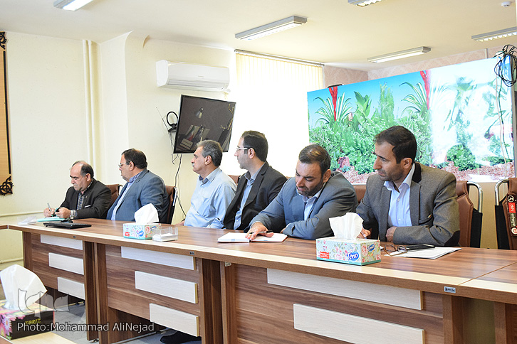 گزارش تصویری &laquo;نشست هم&zwnj;اندیشی توسعه ورزش&zwnj;های همگانی&raquo; در کمیته امداد لرستان