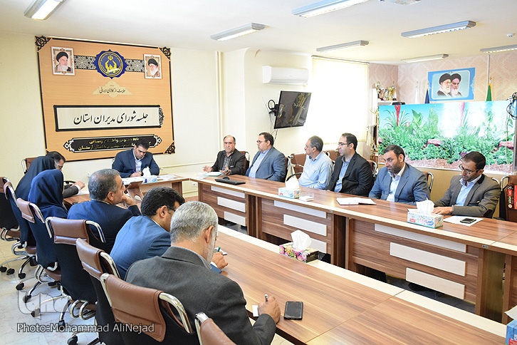 گزارش تصویری &laquo;نشست هم&zwnj;اندیشی توسعه ورزش&zwnj;های همگانی&raquo; در کمیته امداد لرستان