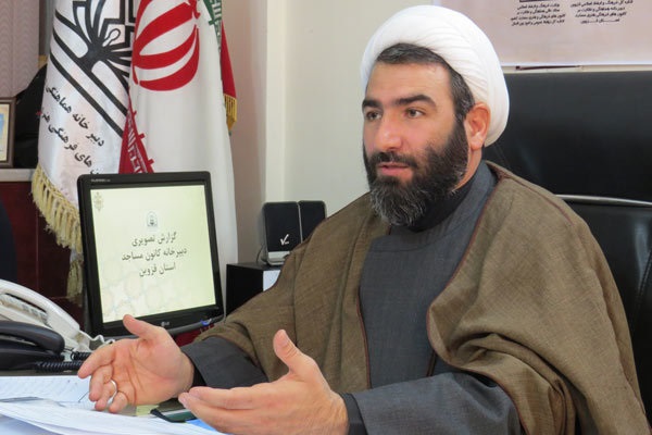 توزیع ۱۰۰ جلد تفسیر همراه قرآن کریم در مساجد قزوین