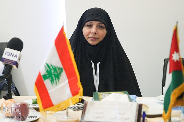 نمایش دیپلماسی وحدت با «یک کتاب، یک امت»/ شاخه‌های گل؛ پاسخی به ایران‌ستیزان
