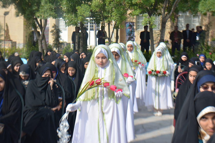 آغاز رقابت 620 دانش&zwnj;آموز دختر در سی و ششمین دوره مسابقات قرآن
