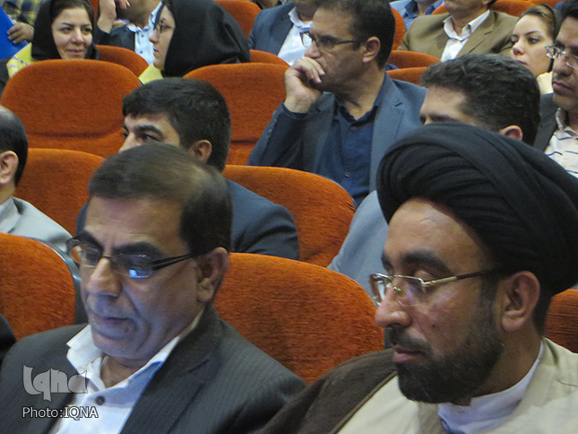 گزارش تصویری جشنواره امتنان از نخبگان جامعه کار و تولید لرستان گزارش تصویری جشنواره امتنان از نخبگان جامعه کار و تولید لرستان