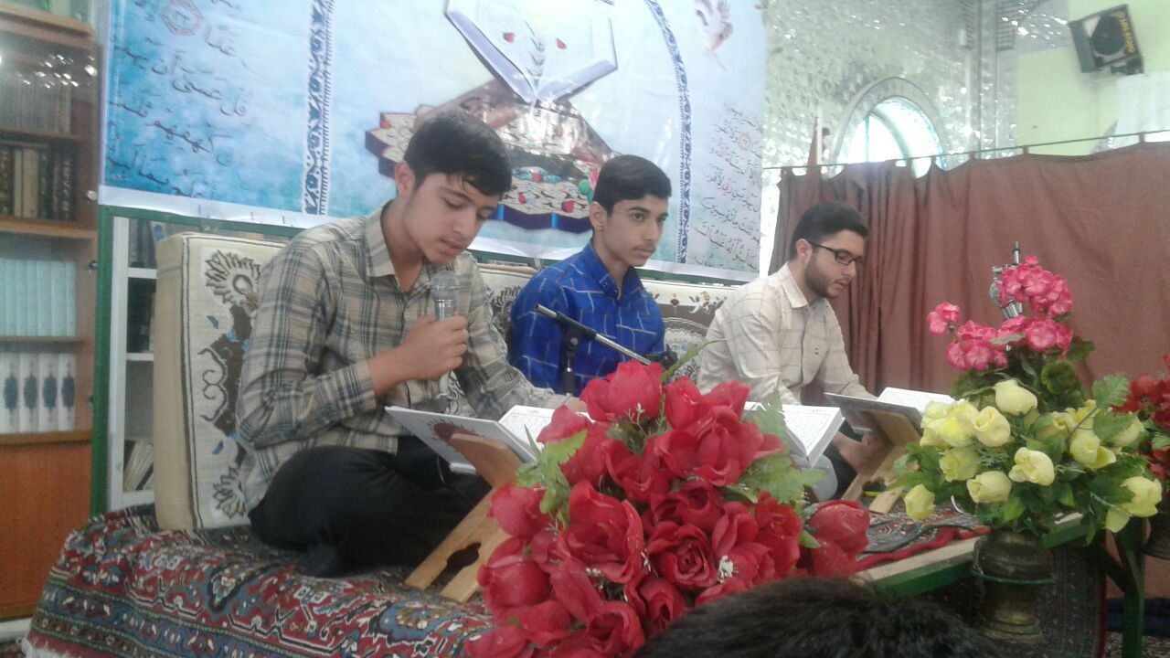 برپایی محفل انس با قرآن به همت مؤسسه آل یس شهرستان سجاس