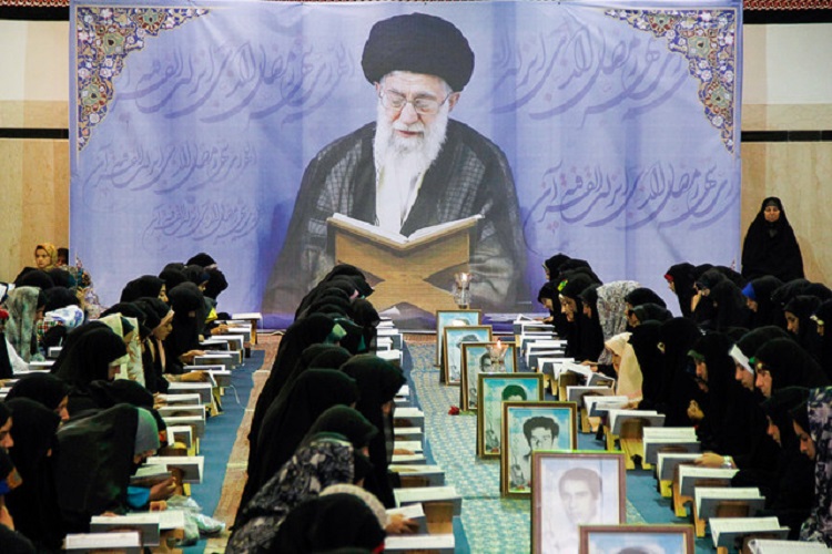 متولی جلسات جزءخوانی قرآن کریم درملایر اساتید قرآنی هستند