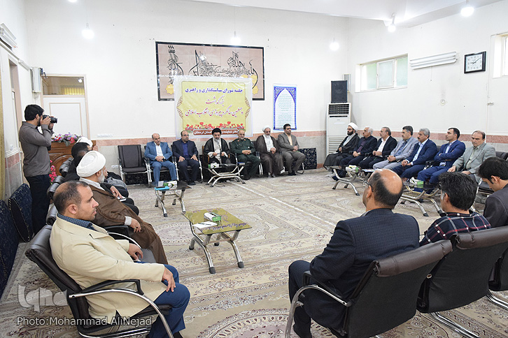گزارش تصویری جلسه ستاد استانی بزرگداشت چهلمین سالگرد پیروزی انقلاب در لرستان