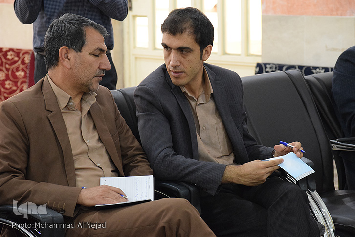 گزارش تصویری جلسه ستاد استانی بزرگداشت چهلمین سالگرد پیروزی انقلاب در لرستان