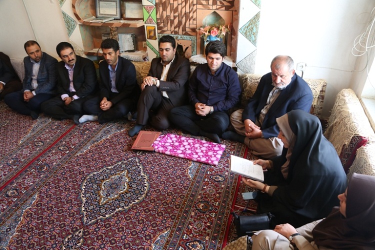 حافظ روشندلی که هدایتگر جوانان و نوجوانان به سوی نور حق شد  + عکس