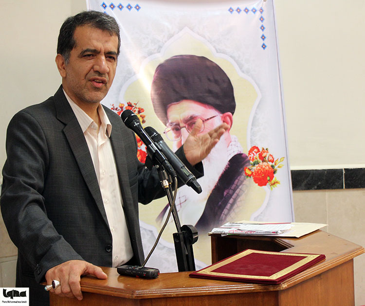 دیدار شاعران و مداحان بسیجی با نماینده ولی فقیه در همدان