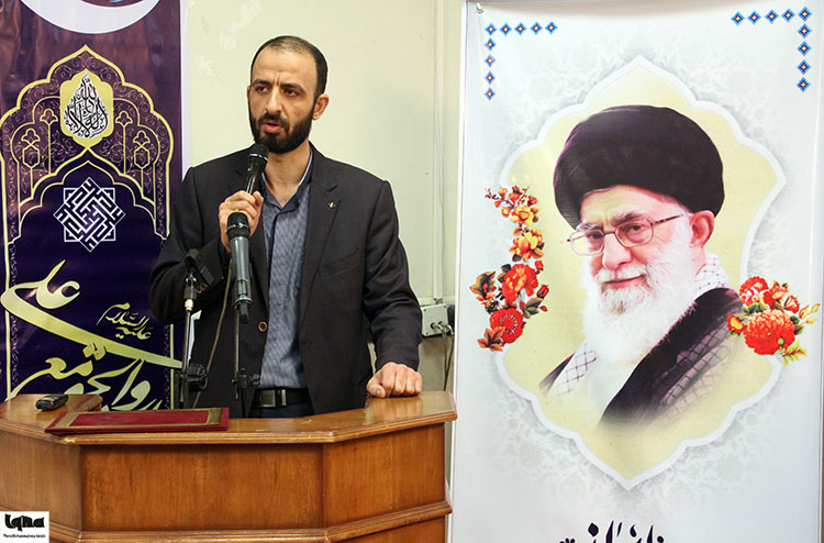 دیدار شاعران و مداحان بسیجی با نماینده ولی فقیه در همدان