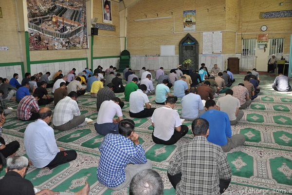 برگزاری برنامه جزء خوانی قرآن کریم درزندان همدان برگزاری برنامه جزء خوانی قرآن کریم درزندان همدان
