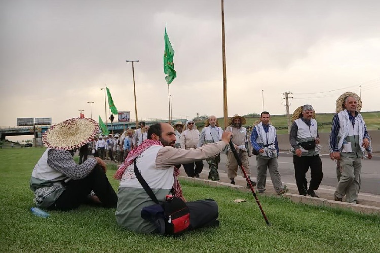 برگزاری پیاده روی نمادین به سوی مرقد مطهر امام(ره) در گیلان