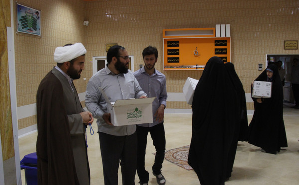 عیادت اعضای مؤسسه یاد افلاکیان خاکی از بیماران بستری در کوهدشت