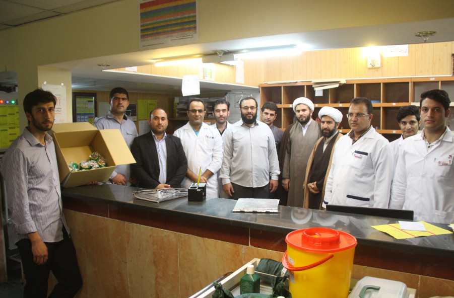 عیادت اعضای مؤسسه یاد افلاکیان خاکی از بیماران بستری در کوهدشت