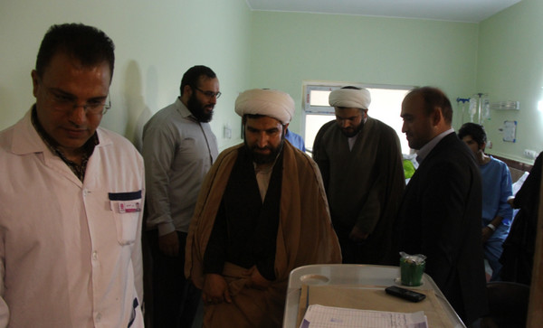 عیادت اعضای مؤسسه یاد افلاکیان خاکی از بیماران بستری در کوهدشت