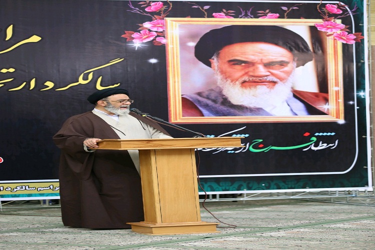 خدامحوری از ویژگی&zwnj;های اخلاقی بارز امام(ره) بود