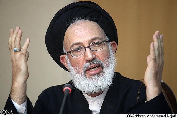 رویکرد امام خمینی به قرآن مبتنی برنگاه عرفانی بود/ چرایی لغو جلسات تفسیر سوره حمد امام(ره)