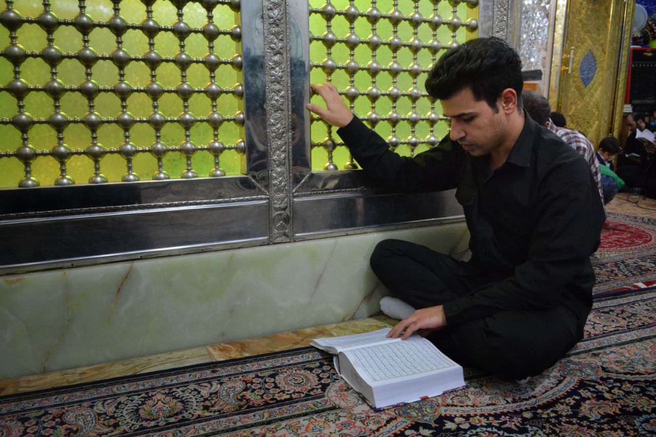 گزارش تصویری مراسم شب قدر در خرمآباد گزارش تصویری مراسم شب قدر در خرمآباد