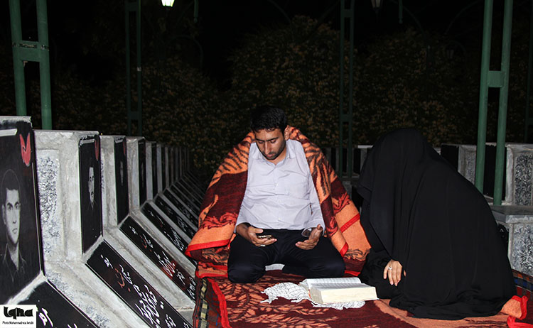 اولین شب قدر در جوار مزار شهدای همدان