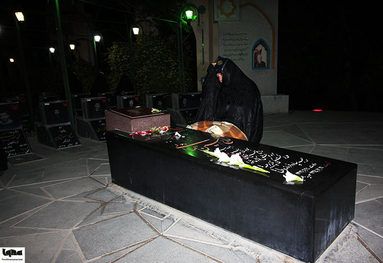 اولین شب قدر در جوار مزار شهدای همدان