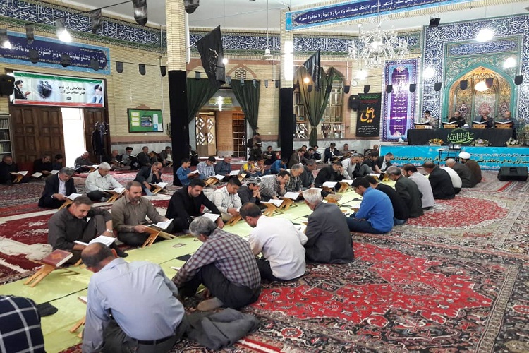 برگزاری مراسم جزء&zwnj;خوانی قرآن در مسجد موسی بن جعفر در بیجار + عکس