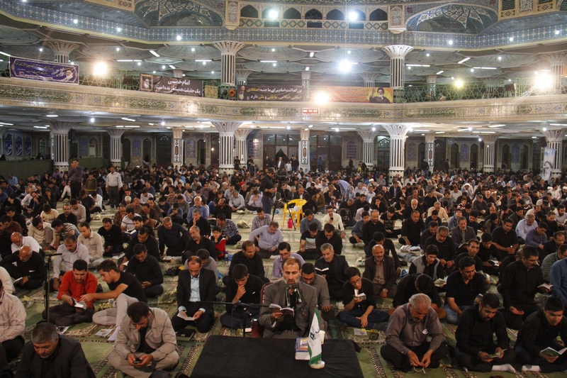مراسم احیای شب بیست و یکم ماه رمضان در مصلای شهرکرد