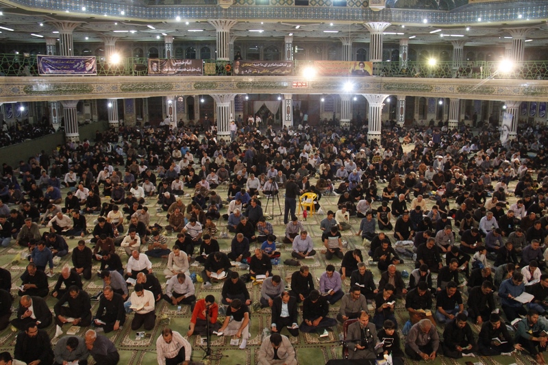 مراسم احیای شب بیست و یکم ماه رمضان در مصلای شهرکرد
