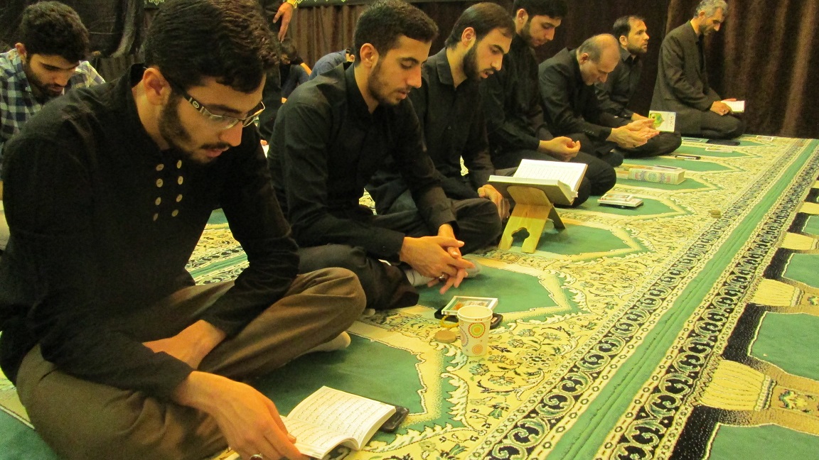 گزارش تصویری آیین معنوی شب قدر در دانشگاه لرستان گزارش تصویری آیین معنوی شب قدر در دانشگاه لرستان