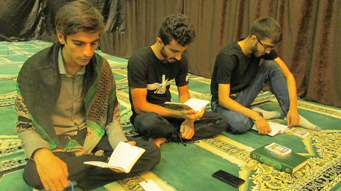 گزارش تصویری آیین معنوی شب قدر در دانشگاه لرستان گزارش تصویری آیین معنوی شب قدر در دانشگاه لرستان