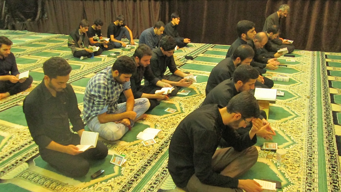 گزارش تصویری آیین معنوی شب قدر در دانشگاه لرستان گزارش تصویری آیین معنوی شب قدر در دانشگاه لرستان