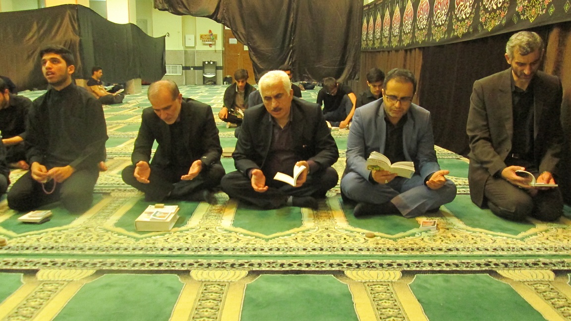 گزارش تصویری آیین معنوی شب قدر در دانشگاه لرستان گزارش تصویری آیین معنوی شب قدر در دانشگاه لرستان