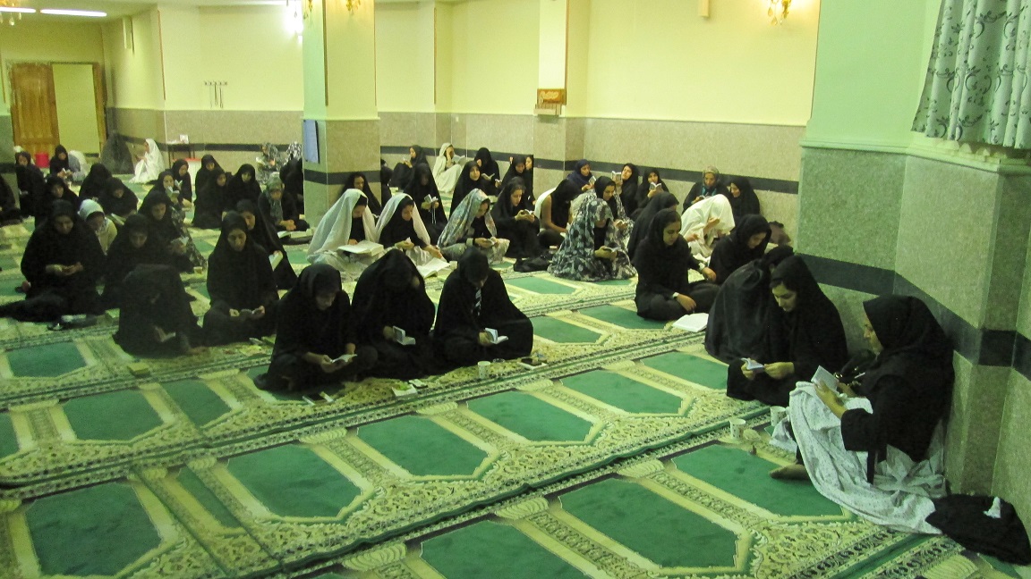 گزارش تصویری آیین معنوی شب قدر در دانشگاه لرستان گزارش تصویری آیین معنوی شب قدر در دانشگاه لرستان