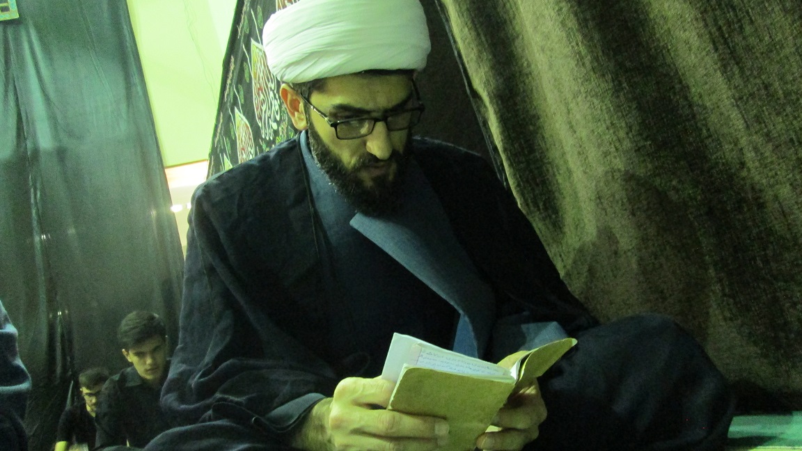 گزارش تصویری آیین معنوی شب قدر در دانشگاه لرستان گزارش تصویری آیین معنوی شب قدر در دانشگاه لرستان