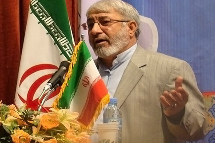 مسئولان قدر حضور انقلابی و با بصیرت مردم را بدانند مسئولان قدر حضور انقلابی و با بصیرت مردم را بدانند