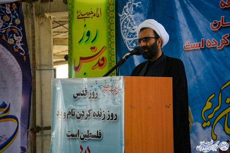 مسئولان به دنبال حل مشکلات کشور باشند