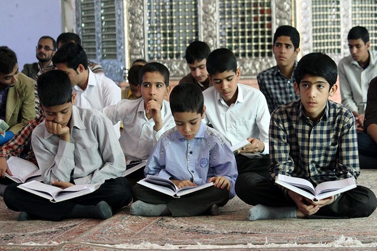 مسجد باید برای تمام مخاطبین دارای برنامه باشد