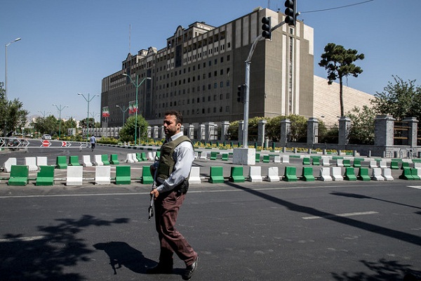 اولین سالگرد شهدای حادثه تروریستی مجلس برگزار میشود اولین سالگرد شهدای حادثه تروریستی مجلس برگزار میشود