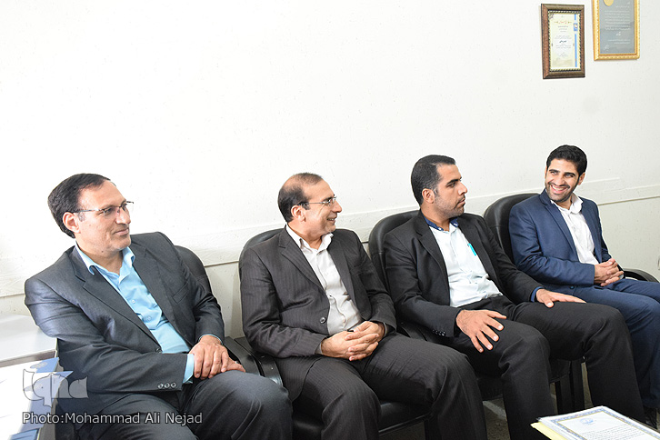 گزارش تصویری بازدید مدیر آموزش و پرورش ناحیه ناحیه یک خرم&lrm;آباد از ایکنا