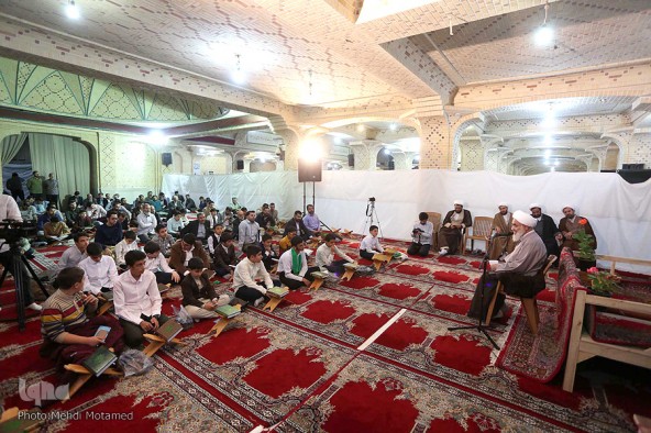 دیدار جمعی از فعالان قرآنی قزوین با نماینده ولی فقیه در استان